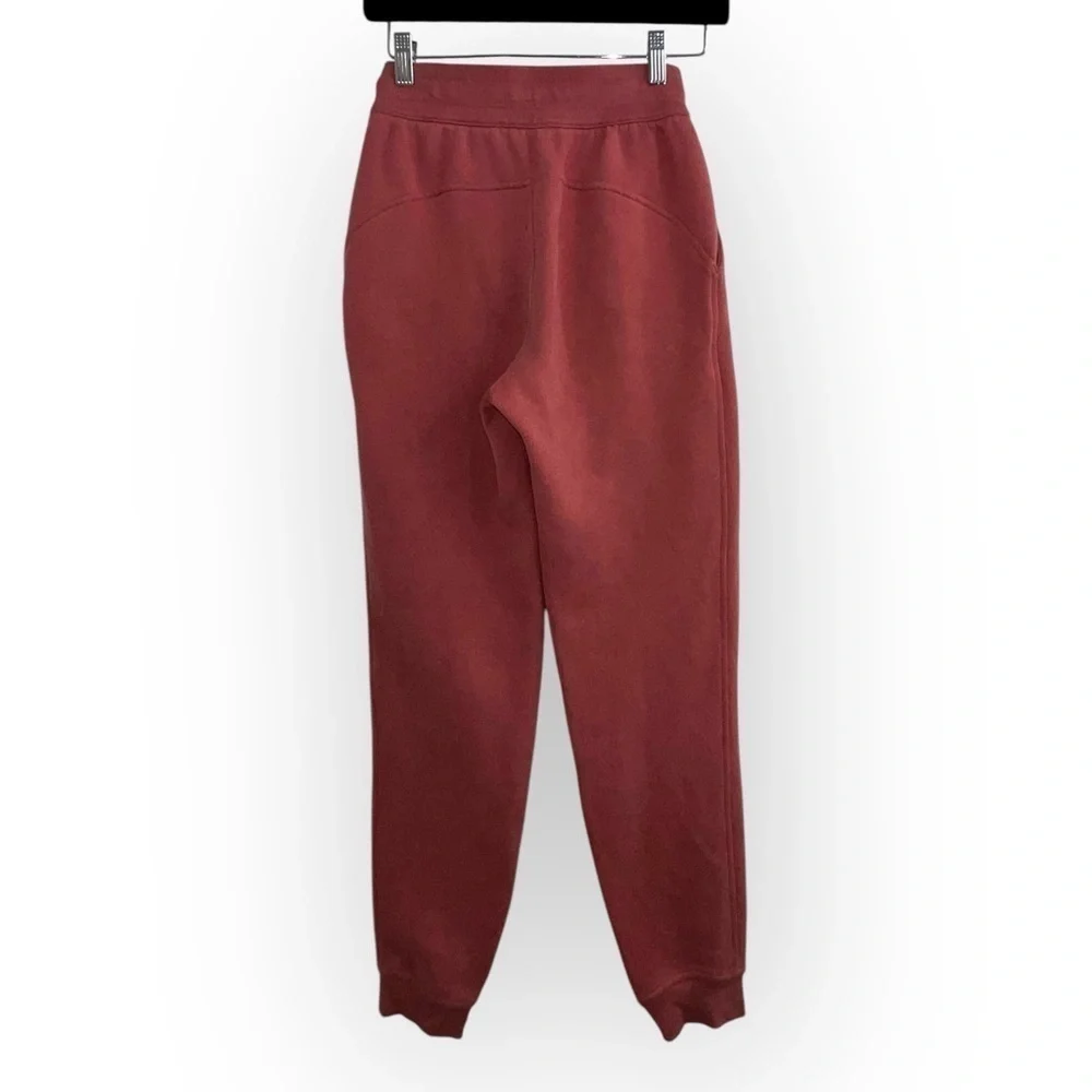 2022 $128 Lululemon Scuba High Rise active casual Jogger MLWI Mulled Wine Red 2